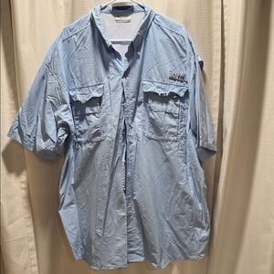 Columbia Light Blue Short Sleeve Button-Down Fishing Shirt